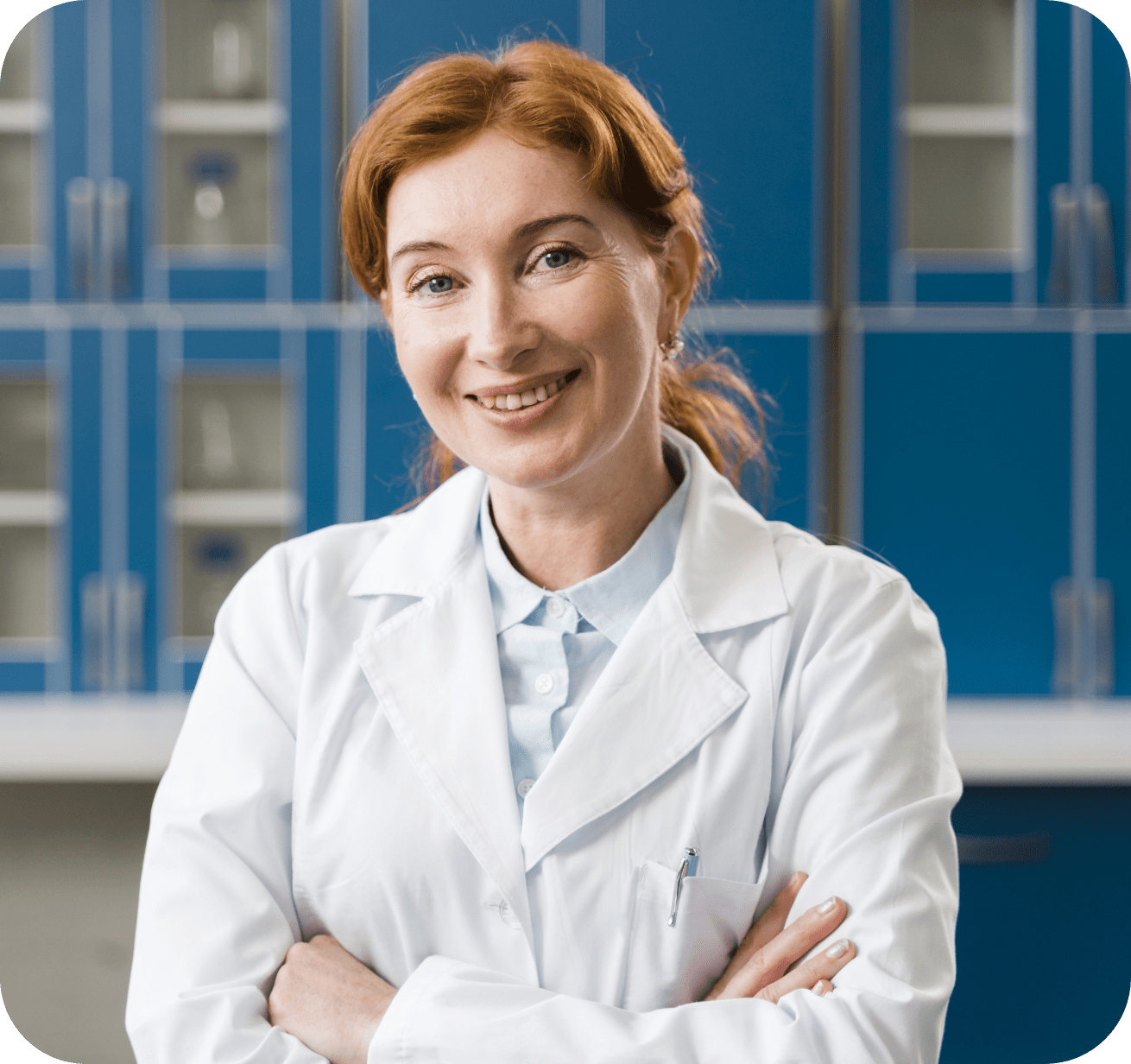 medium-shot-smiley-woman
