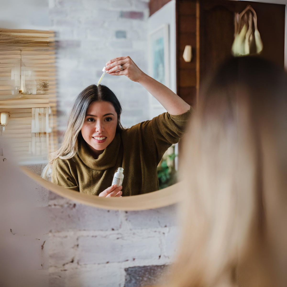 how-to-apply-Que+-hair-growth-serum